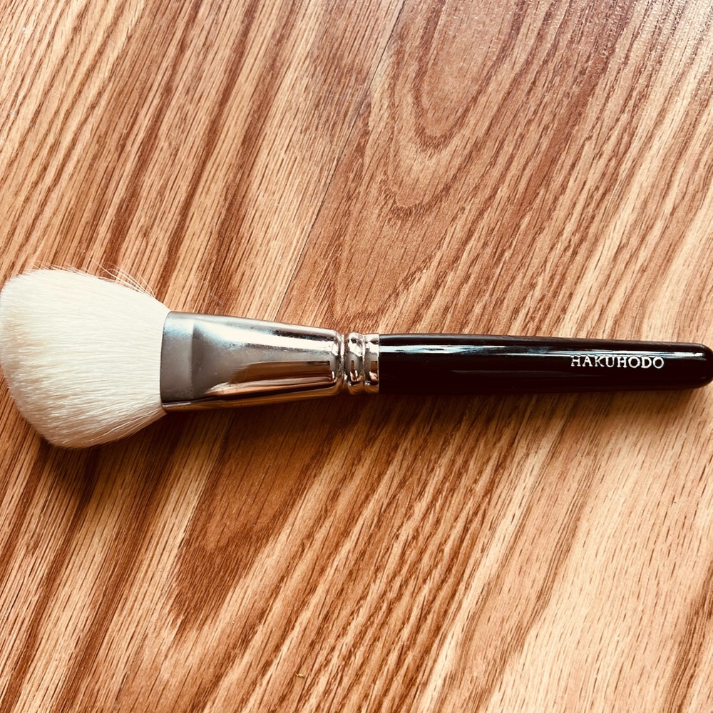 Hakuhodo Angled Face Brush BJ 531 Bronzer/Powder/Blush